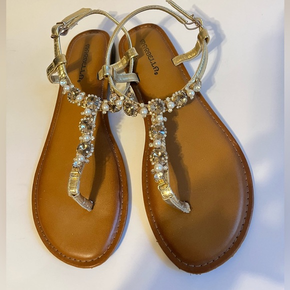 Marbella Shoes - Sz 9 City Lights Bling Sandals Gold Metallic Rhinestone & Pearl Thong